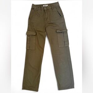 Pull & Bear Regular Cargo Pants in Olive Green